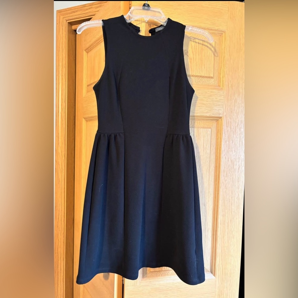 Elegant Black Sleeveless Dress